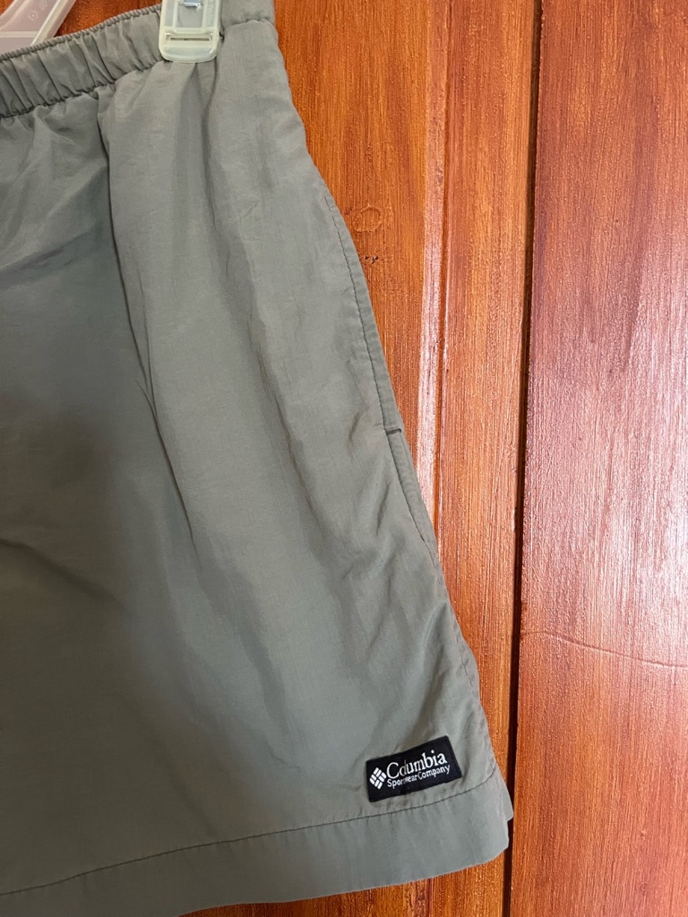 Columbia Men's Olive Lightweight Outdoor Shorts - Picture 4 of 6
